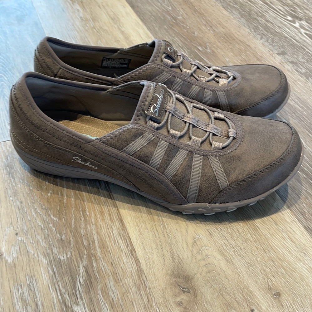 Skechers slip on sneaker